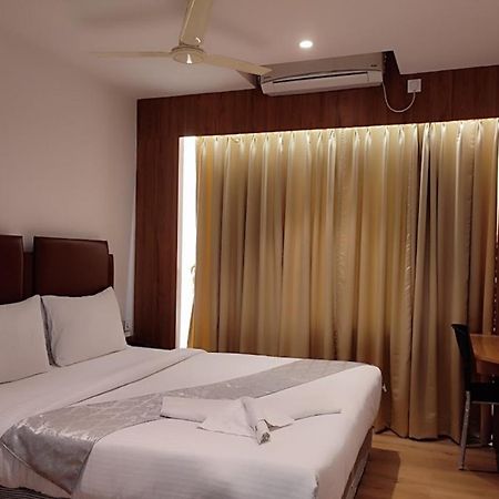 Staymaker Hotel Mohan Palace Baharampur المظهر الخارجي الصورة