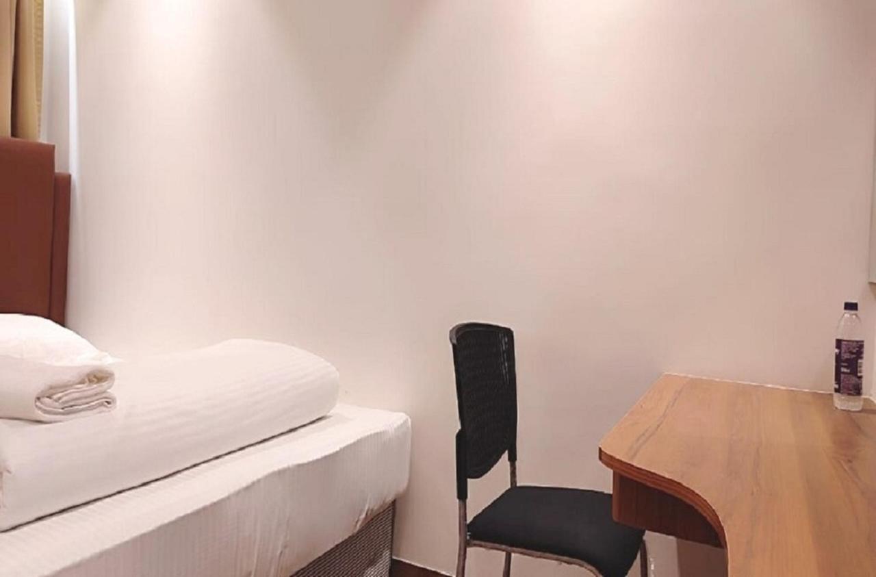 Staymaker Hotel Mohan Palace Baharampur المظهر الخارجي الصورة