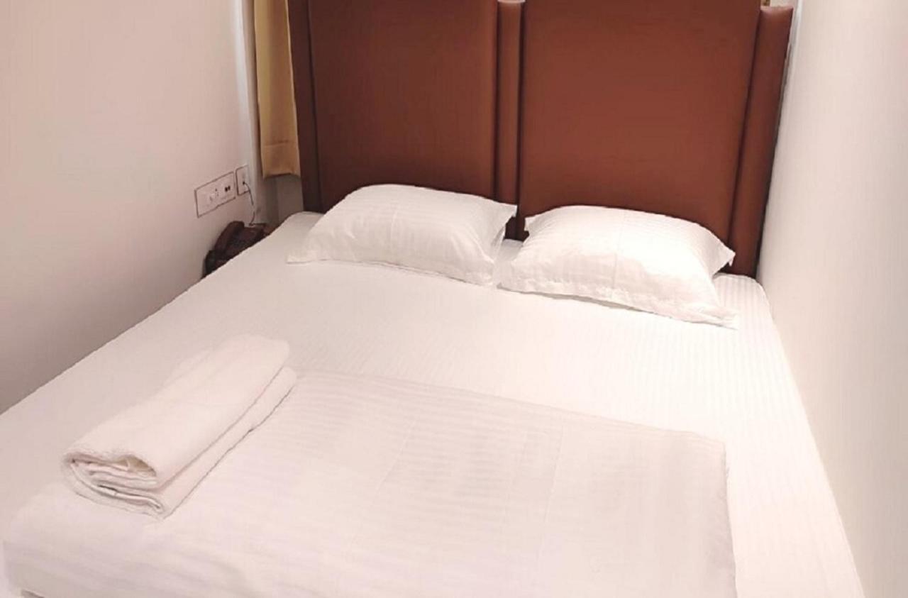 Staymaker Hotel Mohan Palace Baharampur المظهر الخارجي الصورة