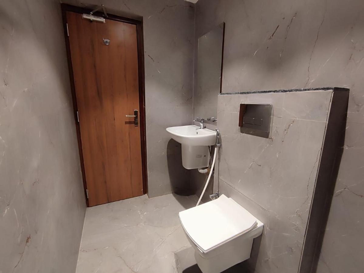 Staymaker Hotel Mohan Palace Baharampur المظهر الخارجي الصورة