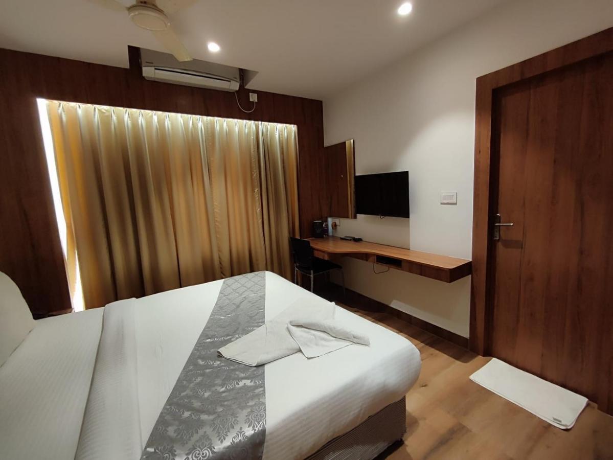 Staymaker Hotel Mohan Palace Baharampur المظهر الخارجي الصورة