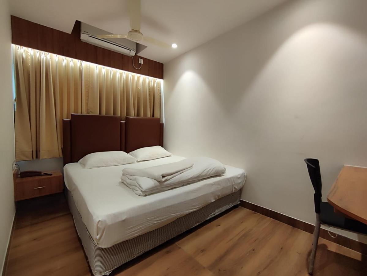 Staymaker Hotel Mohan Palace Baharampur المظهر الخارجي الصورة