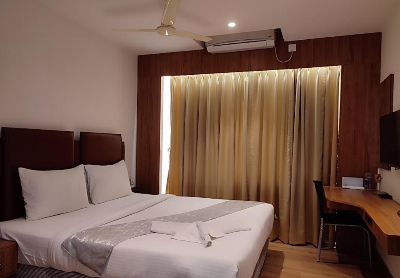 Staymaker Hotel Mohan Palace Baharampur المظهر الخارجي الصورة